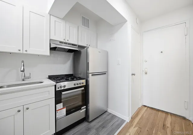 Photo 4 of Sale Pending at 50-22 40th Street #4D, New York, NY 11104 | MLS# 970772 | Listing updated on 2026-07-31