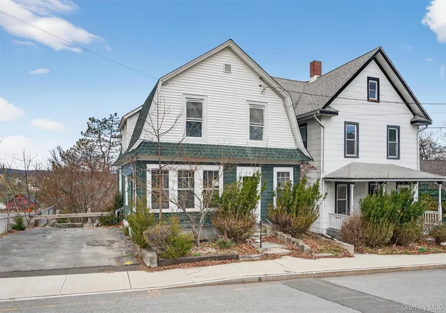 Homes for sale in Middletown, NY | 26 1/2 Ridge St, Middletown, NY 10940 | MLS# 970803