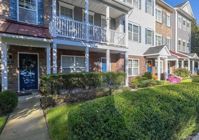 2nd image of 31 Barley Ln, Patchogue, NY 11772 | MLS# 970853
