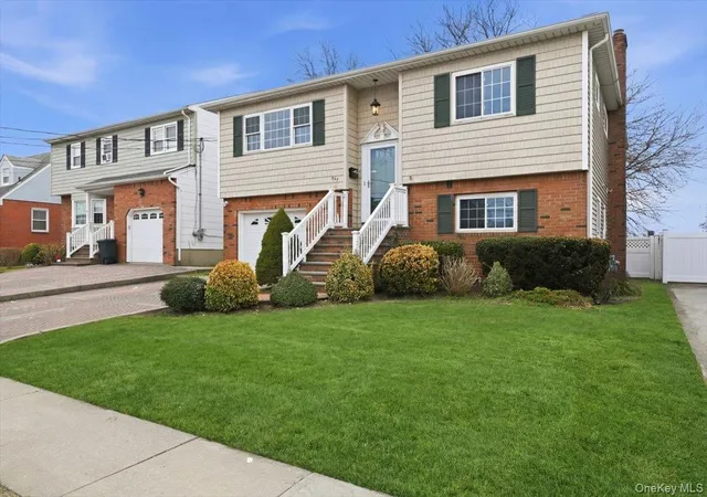 Photo 3 of Sale Pending at 557 Southside Ave, Freeport, NY 11520 | MLS# 970939 | Listing updated on 2026-04-15