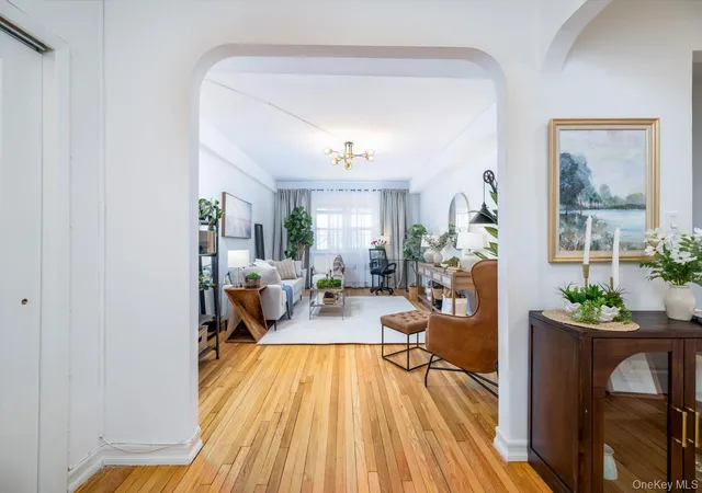 1st image of 518 Bch 139Th St, New York, NY 11694