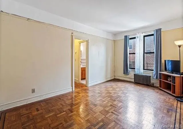 3rd image of 15517 Sanford Ave, New York, NY 11238