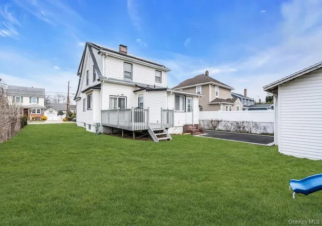 Photo 3 of Sale Pending at 41 Jerome Ave, Mineola, NY 11501 | MLS# 970962 | Listing updated on 2026-07-01