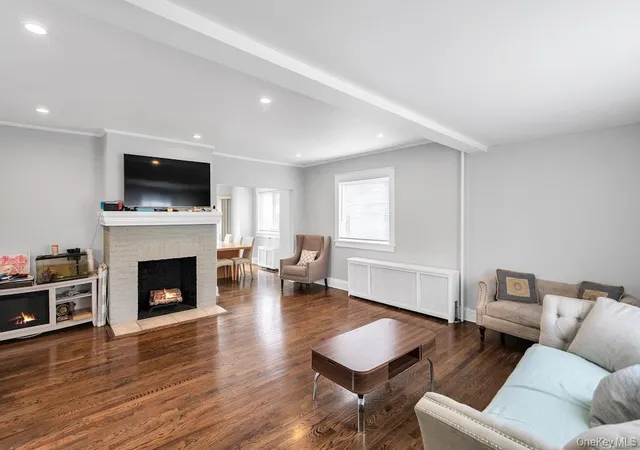 Photo 4 of Sale Pending at 41 Jerome Ave, Mineola, NY 11501 | MLS# 970962 | Listing updated on 2026-07-01