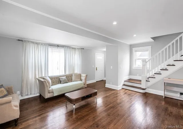 Photo 3 of Sale Pending at 41 Jerome Ave, Mineola, NY 11501 | MLS# 970962 | Listing updated on 2026-07-01