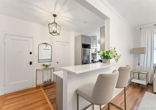 Photo 3 of House for sale at 840 Bronx River Rd #5B, Yonkers, NY 10708 | MLS# 970998 | Listing updated on 2026-08-27