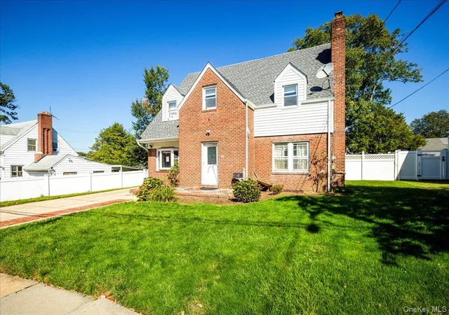 Photo 2 of Single family home for sale at 86 W Clinton Ave, Hempstead, NY 11575 | MLS# 971014 | Listing updated on 2026-10-10