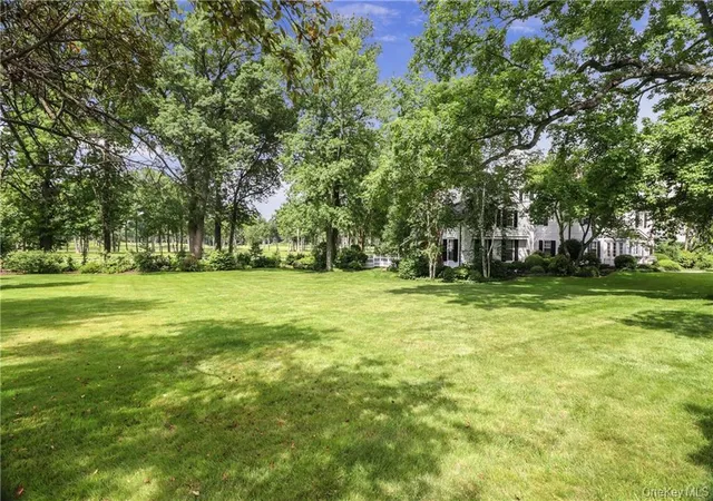 5th image of 17 Carriage House Ln, Mamaroneck, NY 10543 | MLS# 971077