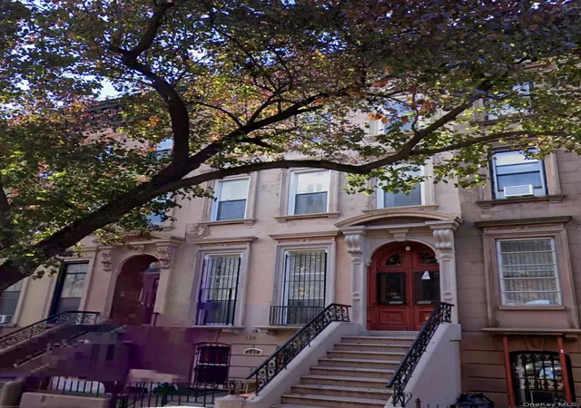 Photo 3 of Sale Pending at 138 Saint James Pl, New York, NY 11238 | MLS# 971079 | Listing updated on 2026-04-16