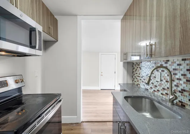 Photo 4 of House for sale at 134 Buena Vista Ave, Yonkers, NY 10701 | MLS# 971095 | Listing updated on 2026-09-17