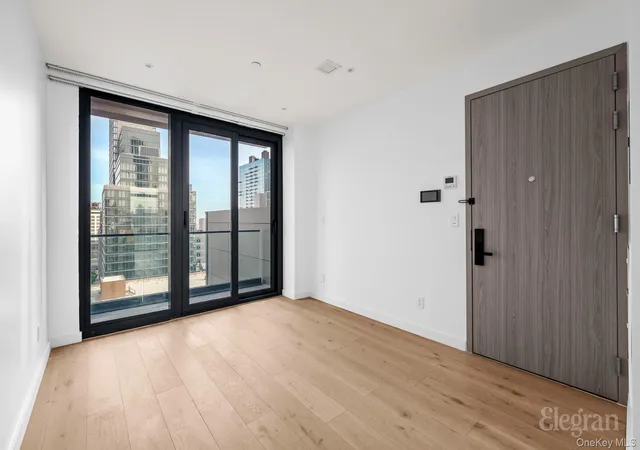 Listing Photo 5 - Condo for sale in Hunter Tower located at 4262 Hunter St, New York, NY 11101 - Unit #11A