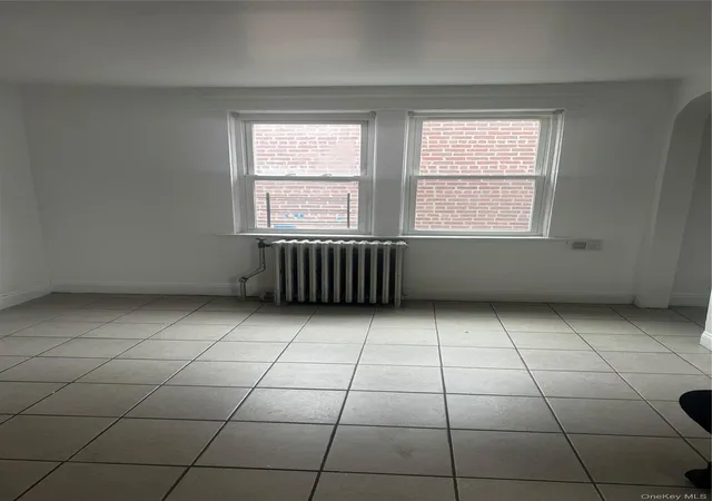 3rd image of 420 Thieriot Ave, New York, NY 10473