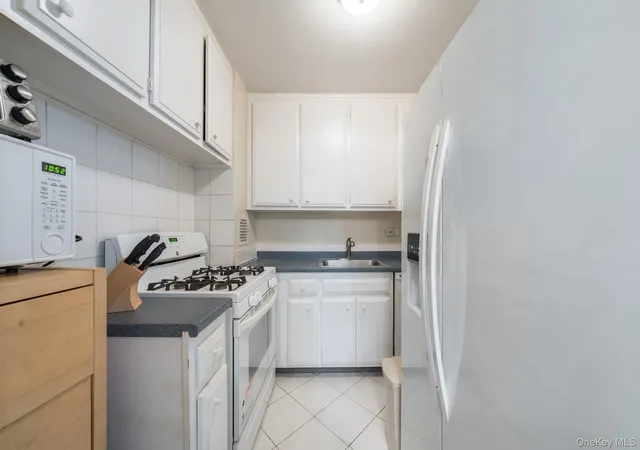 2nd image of 85 15 Main St #3E, Jamaica, NY 11435 | MLS# 971187