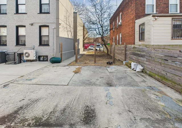3rd image of 682 Hendrix St, Brooklyn, NY 11207 | MLS# 971189