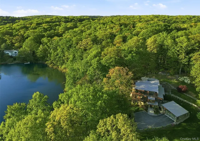 Photo 2 of Single family home for sale at 2 Lakeridge Dr, Armonk, NY 10504 | MLS# 971207 | Listing updated on 2026-09-19