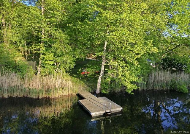Photo 3 of Single family home for sale at 2 Lakeridge Dr, Armonk, NY 10504 | MLS# 971207 | Listing updated on 2026-09-19