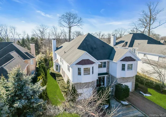 Photo 1 of Single family home for sale at 58 Stone Hl Dr S, Manhasset, NY 11030 | MLS# 971255 | Listing updated on 2026-09-16
