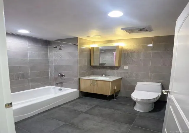 9th image of 818 60th St #6B, New York, NY 11220 | MLS# 971316