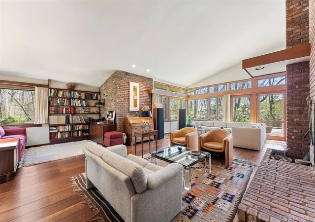 Photo 4 of Sale Pending at 98 Cushman Rd, Scarsdale, NY 10583 | MLS# 971358 | Listing updated on 2026-06-30