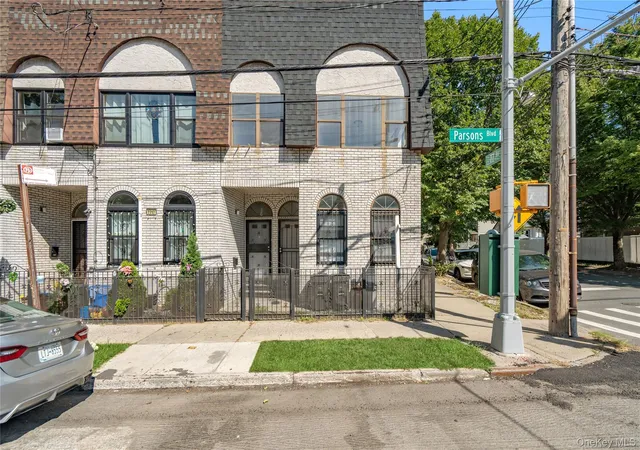 Photo 3 of House for sale at 7719 Parsons Blvd, New York, NY 11366 | MLS# 971359 | Listing updated on 2026-09-17