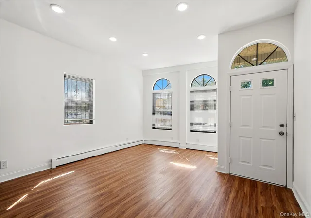Photo 4 of House for sale at 7719 Parsons Blvd, New York, NY 11366 | MLS# 971359 | Listing updated on 2026-09-17