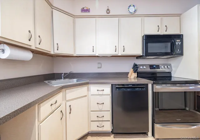 Photo 3 of Sale Pending at 100 Daly Blvd #408, Hempstead, NY 11572 | MLS# 971361 | Listing updated on 2026-08-14