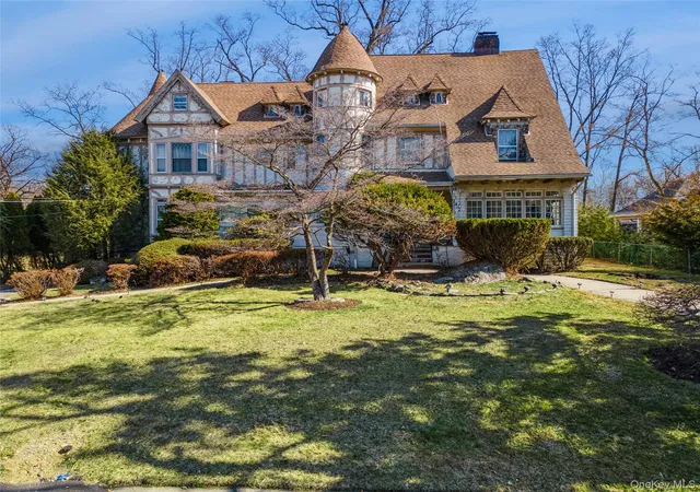 1st image of 7 The Ct, New Rochelle, NY 10801 | MLS# 971364
