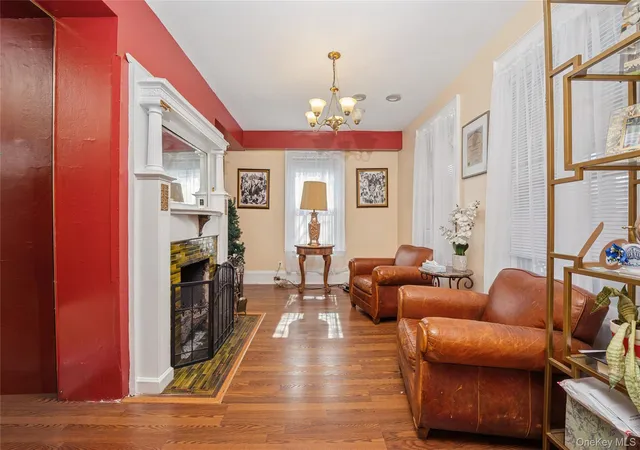 Photo 4 of Single family home for sale at 7 The Ct, New Rochelle, NY 10801 | MLS# 971364 | Listing updated on 2026-09-04