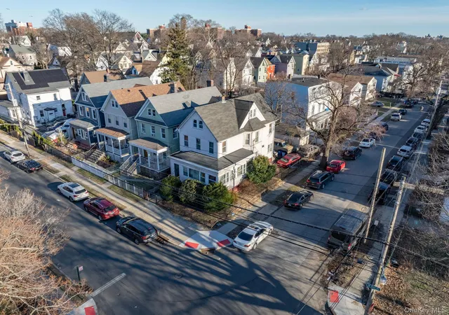 3rd image of 164 W 2St St, Mount Vernon, NY 10550 | MLS# 971366