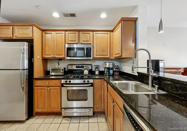 5th image of 1220 Round Pointe Dr, Haverstraw, NY 10927 | MLS# 971378