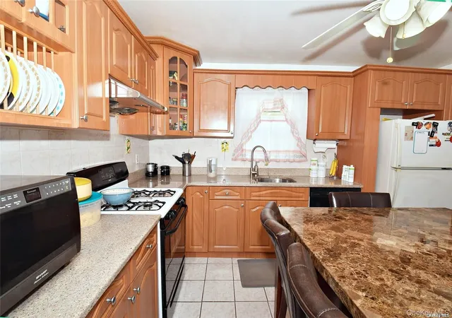 Homes for sale in North Hempstead, NY | 305 S 10Th St, North Hempstead, NY 11040 | MLS# 971409