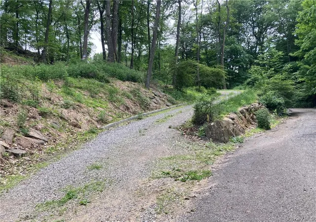 Photo 3 of Sale Pending at 6 Duffys Brg Rd, Lewisboro, NY 10536 | MLS# 971463 | Listing updated on 2026-09-19