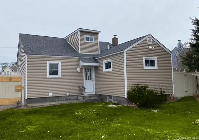 5th image of 8 Grant Ave, Brentwood, NY 11717 | MLS# 971464