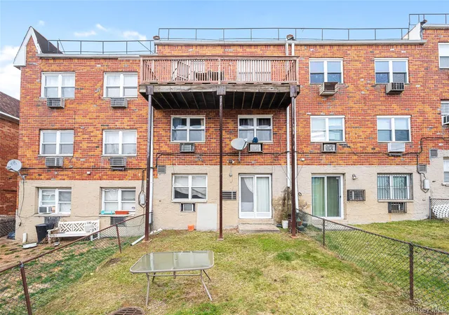 Photo 3 of Condo for sale at 56 18 Cloverdale Blvd, Oakland Gardens, NY 11364 | MLS# 971508 | Listing updated on 2026-08-25