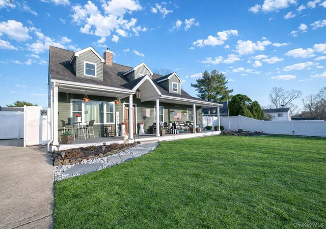 3rd image of 67 Sheldon St, Islip, NY 11722 | MLS# 971554