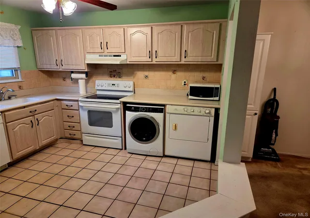 3rd image of 650 Newbridge Rd, Hempstead, NY 11550