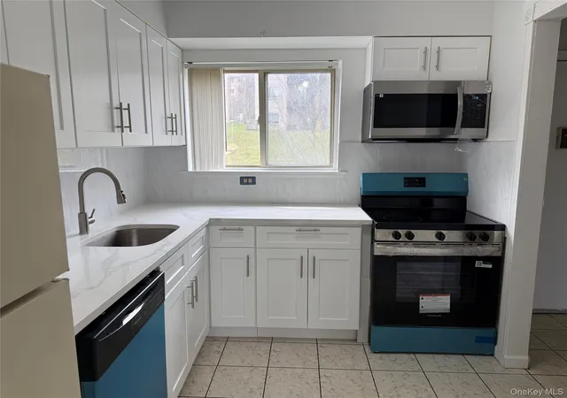 1st image of 26 Cooper Road #811, Poughkeepsie (town), NY 12603 | MLS# 971637