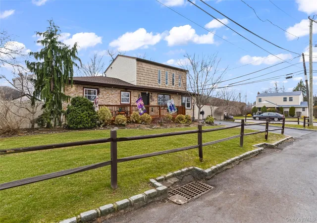 1st image of 2 Burnett Ave, Bay Shore, NY 11706 | MLS# 971694