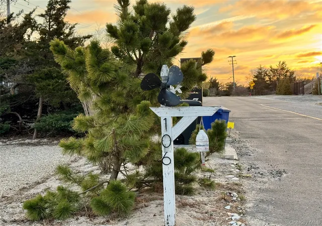 Photo 34 of Sale Pending at 106 Oak Beach Rd, Babylon, NY 11702 | MLS# 971705 | Listing updated on 2026-08-08