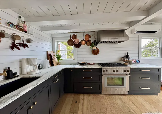 Photo 5 of Sale Pending at 106 Oak Beach Rd, Babylon, NY 11702 | MLS# 971705 | Listing updated on 2026-08-08