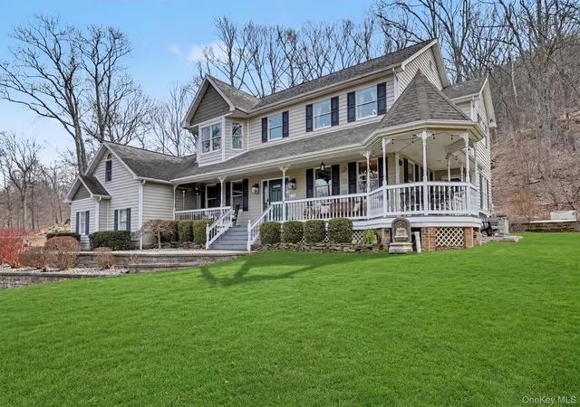 2nd image of 3 Nova Dr, Cornwall, NY 12518 | MLS# 971731