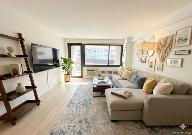 2nd image of 77 Fulton St #6F, New York, NY 10038 | MLS# 971764