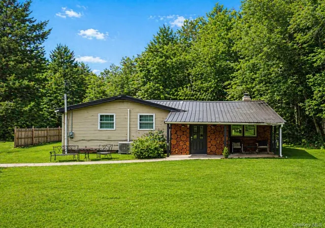Photo 3 of Single family home for sale at 9 Brophy Rd, Fallsburg, NY 12747 | MLS# 971863 | Listing updated on 2026-07-02