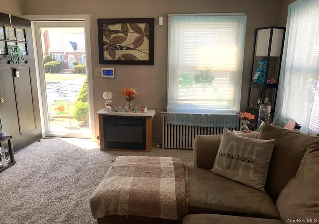 2nd image of 6 Wilton St, North Hempstead, NY 11040 | MLS# 971871