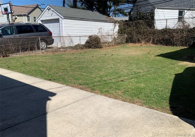 7th image of 6 Wilton St, North Hempstead, NY 11040 | MLS# 971871