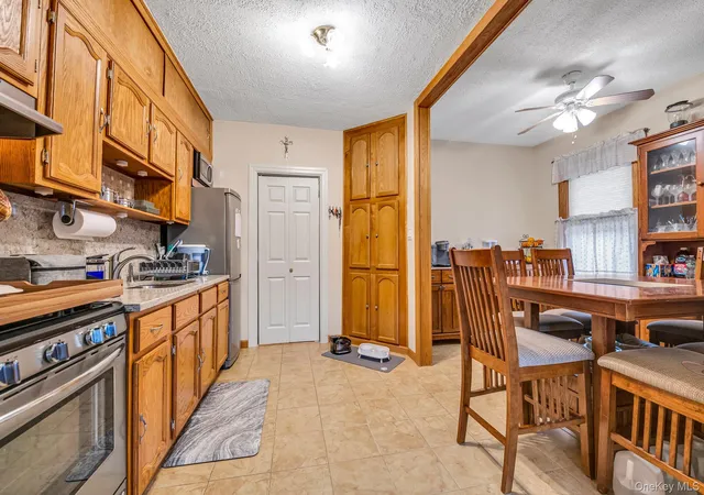 Listing Photo 5 - Condo for sale in building located at 1730 Colden Ave, New York, NY 10462
