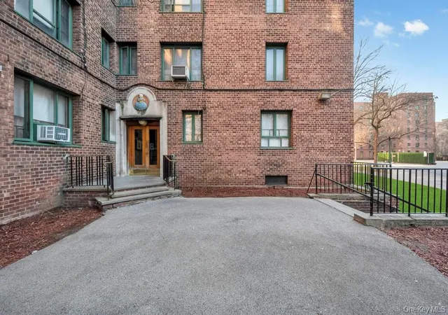 Photo 2 of Sale Pending at 1690 Metropolitan Ave #1E, New York, NY 10462 | MLS# 972135 | Listing updated on 2026-06-22