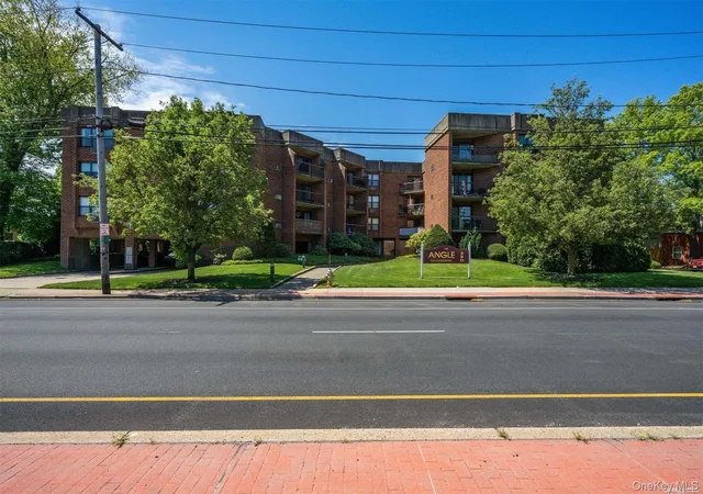 3rd image of 380 Fulton St #M2, Oyster Bay, NY 11735 | MLS# 972203