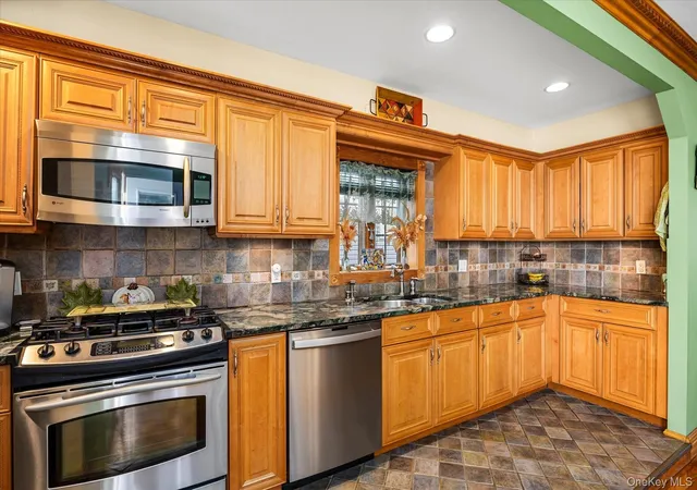 4th image of 72-31 73Rd St, New York, NY 11385 | MLS# 972219