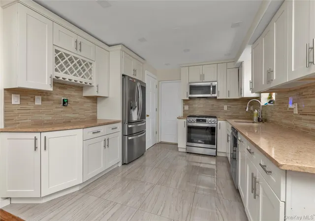 Photo 4 of Sale Pending at 16 Fairfield Ave, North Hempstead, NY 11050 | MLS# 972368 | Listing updated on 2026-05-06